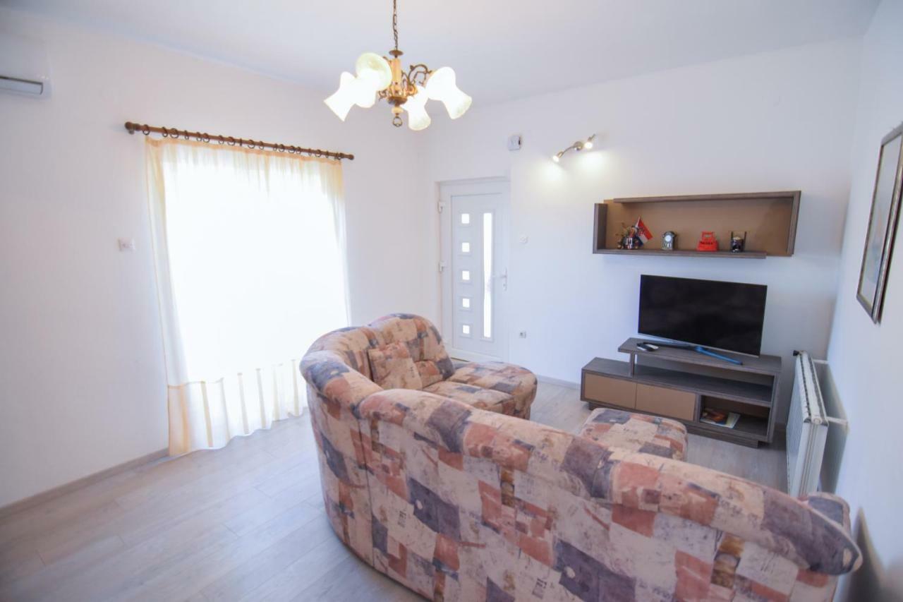 F-Holiday Apartment Zadar Exteriör bild
