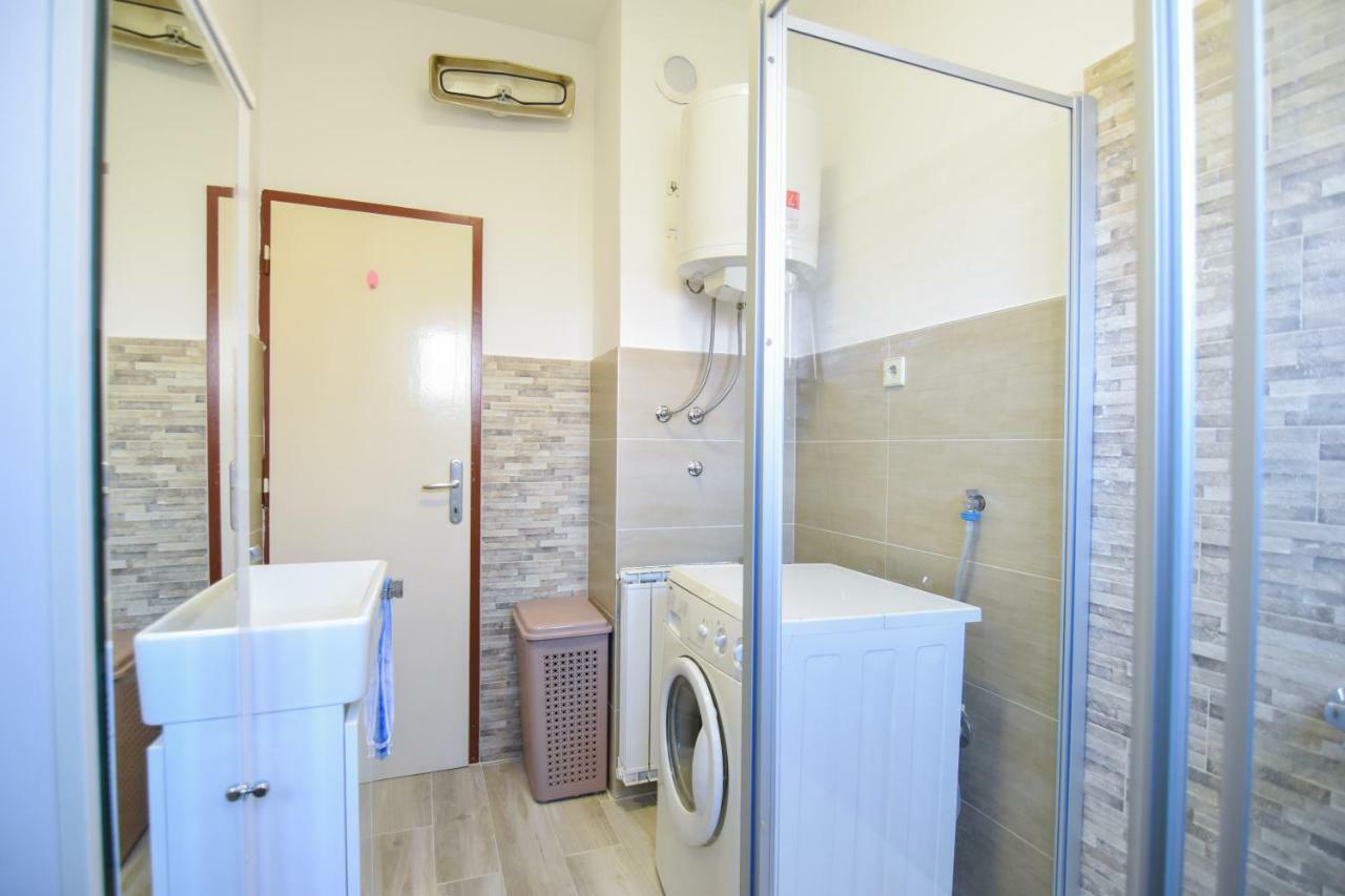 F-Holiday Apartment Zadar Exteriör bild